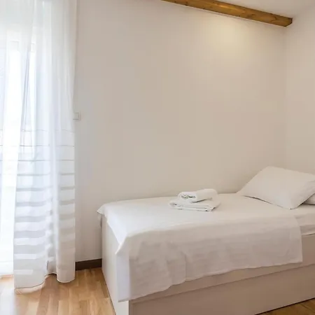 Beautiful In Stobrec With Sauna 度假居 斯普利特