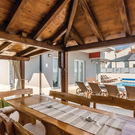 度假居 Beautiful In Stobrec With Sauna