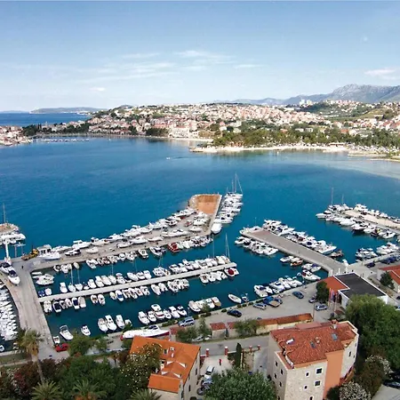 Σπίτι διακοπών Beautiful In Stobrec With Sauna