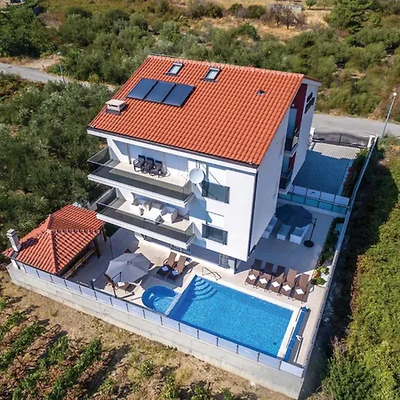 Σπίτι διακοπών Beautiful In Stobrec With Sauna *