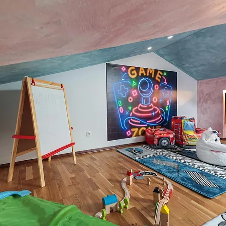 בית נופש Beautiful In Stobrec With Sauna ספליט