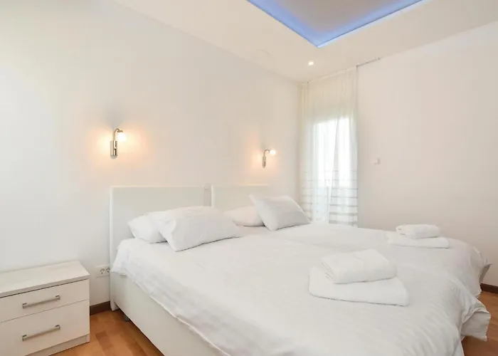 Beautiful In Stobrec With Sauna Σπλιτ