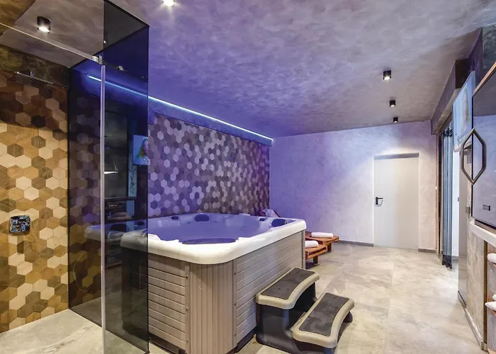 Beautiful In Stobrec With Sauna Σπίτι διακοπών *