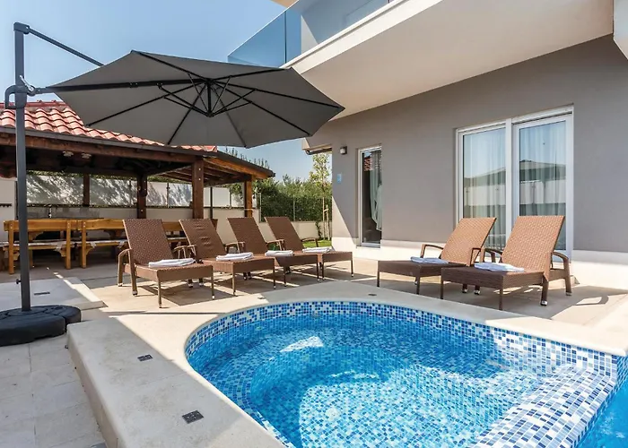 Σπίτι διακοπών Beautiful In Stobrec With Sauna Σπλιτ