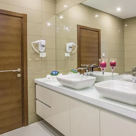 Vakantiehuis Beautiful In Stobrec With Sauna *