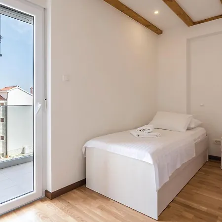 Vikendica Beautiful In Stobrec With Sauna Split