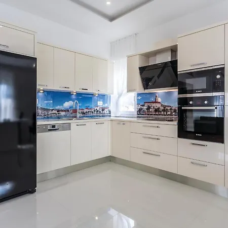 Vikendica Beautiful In Stobrec With Sauna Split