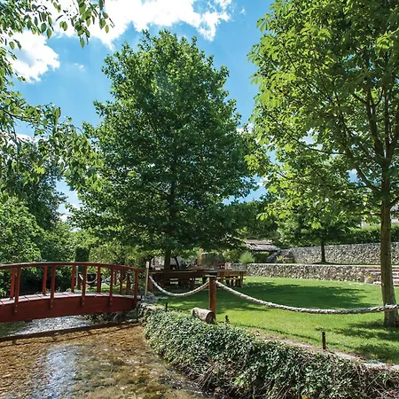 度假居 Gorgeous In Stobrec With Sauna